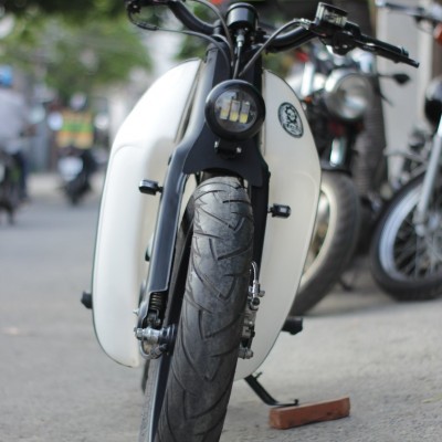 Honda Super Cub 50 lên dáng bobber