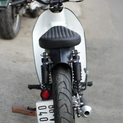 Honda Super Cub 50 lên dáng bobber