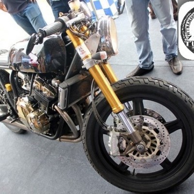 Honda CB400 lên đời với phong cách cafe racer mạ vàng