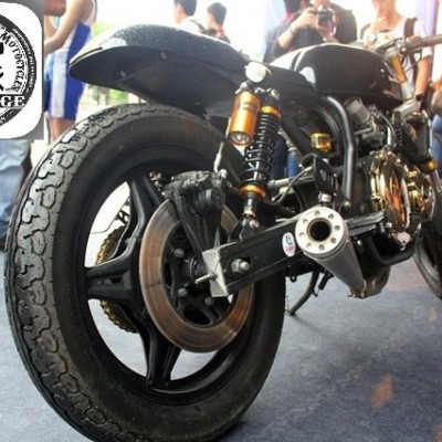 Honda CB400 lên đời với phong cách cafe racer mạ vàng