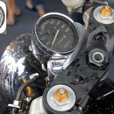 Honda CB400 lên đời với phong cách cafe racer mạ vàng