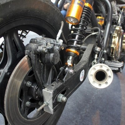 Honda CB400 lên đời với phong cách cafe racer mạ vàng