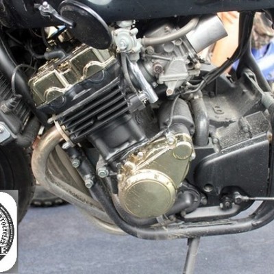 Honda CB400 lên đời với phong cách cafe racer mạ vàng
