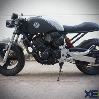 Honda Hornet 250 độ cafe racer cực chất của garage Tự Thanh Đa