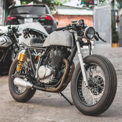 Tự Thanh Đa độ Honda CB400SS thành cafe racer
